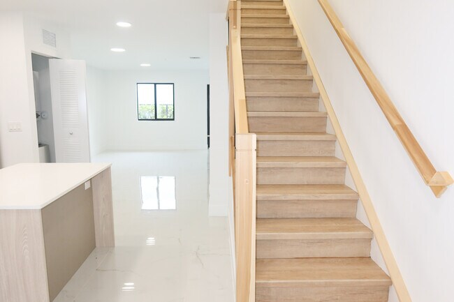 Foto del edificio - Amelia Townhomes