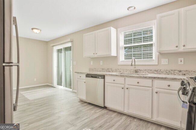 Building Photo - 1418 Westward Dr SW
