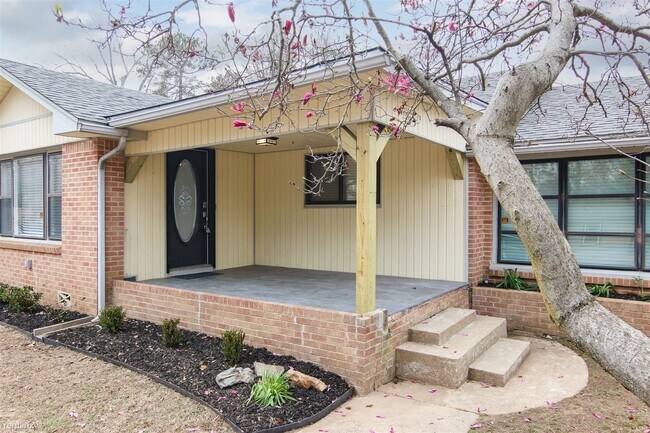 Building Photo - 3 br, 2 bath House - 3613 Pine Street