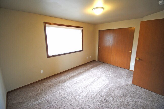 Building Photo - 1728 S 47th St