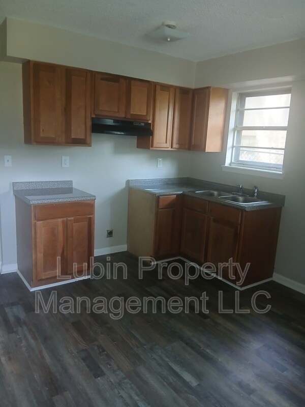 Building Photo - 1410 Sardis St