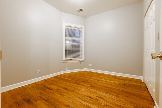 Foto del edificio - Spacious 2-Bed/2-Bath Condo with Private P...