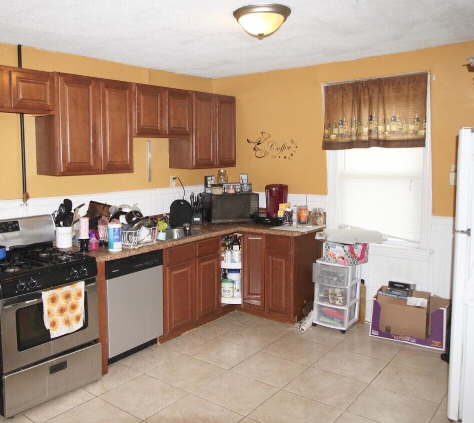 155 Vinton St Unit 3, Providence, RI 02909 Apartment for Rent in