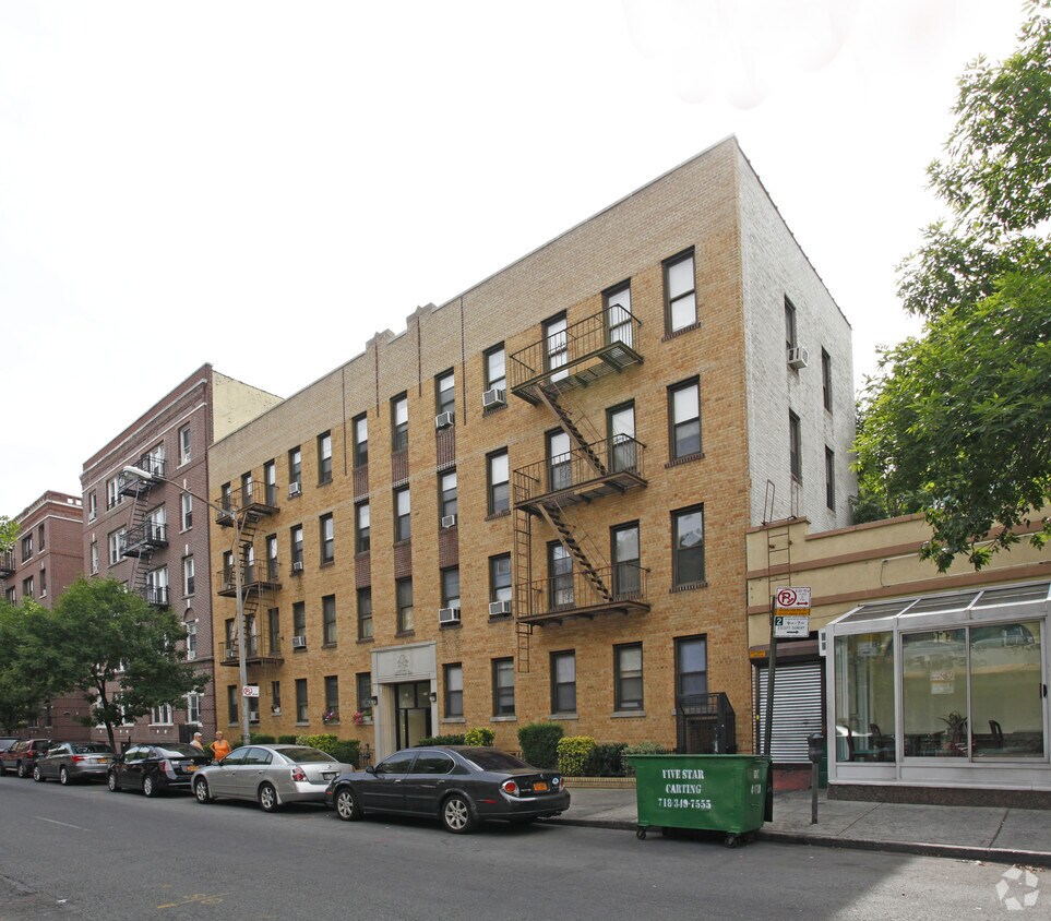 3177 33rd St, Astoria, NY 11106 Apartments in Astoria, NY