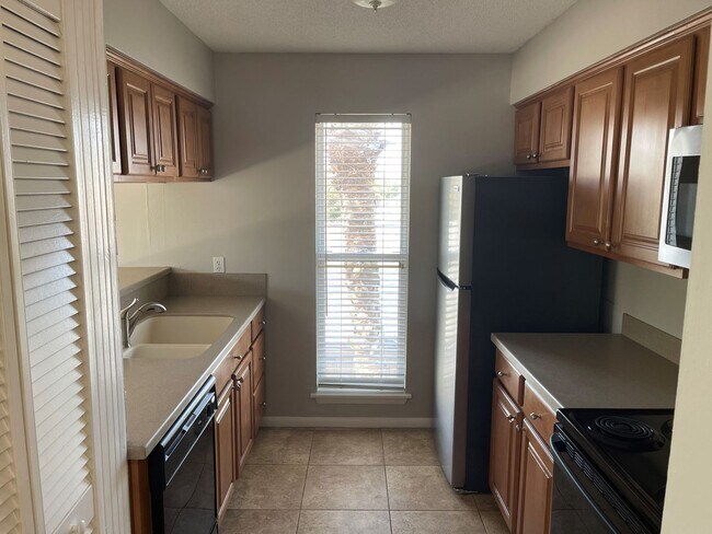 Building Photo - 313 NORTH ST