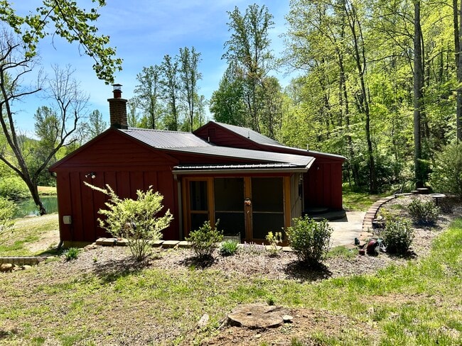Building Photo - 1343 Wares Gap Rd