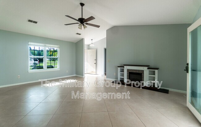 Foto del edificio - 3168 Sanderling Ct