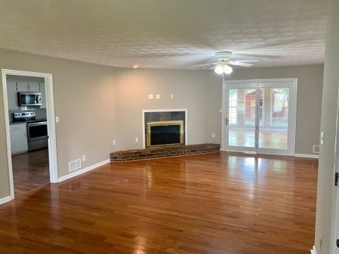 Foto del edificio - 2536 Goldenrod Dr