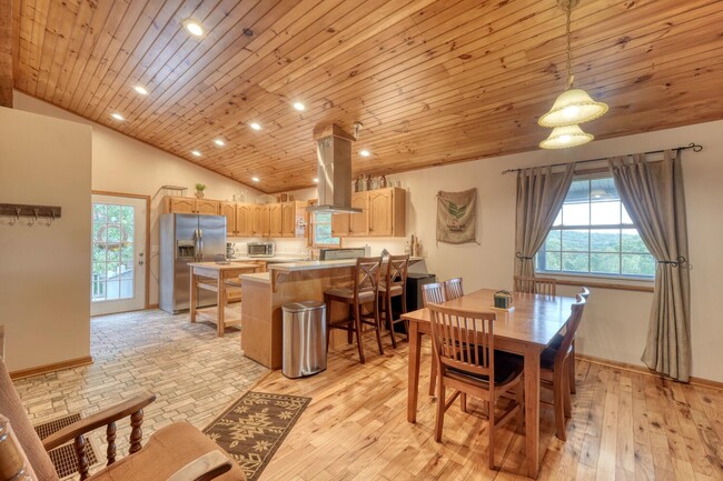 Photo - 586 Sun Valley Dr House