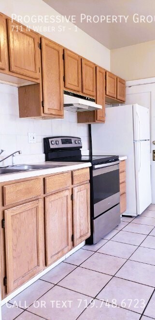 Building Photo - Cozy 1-Bedroom Apartment Downtown for Just...