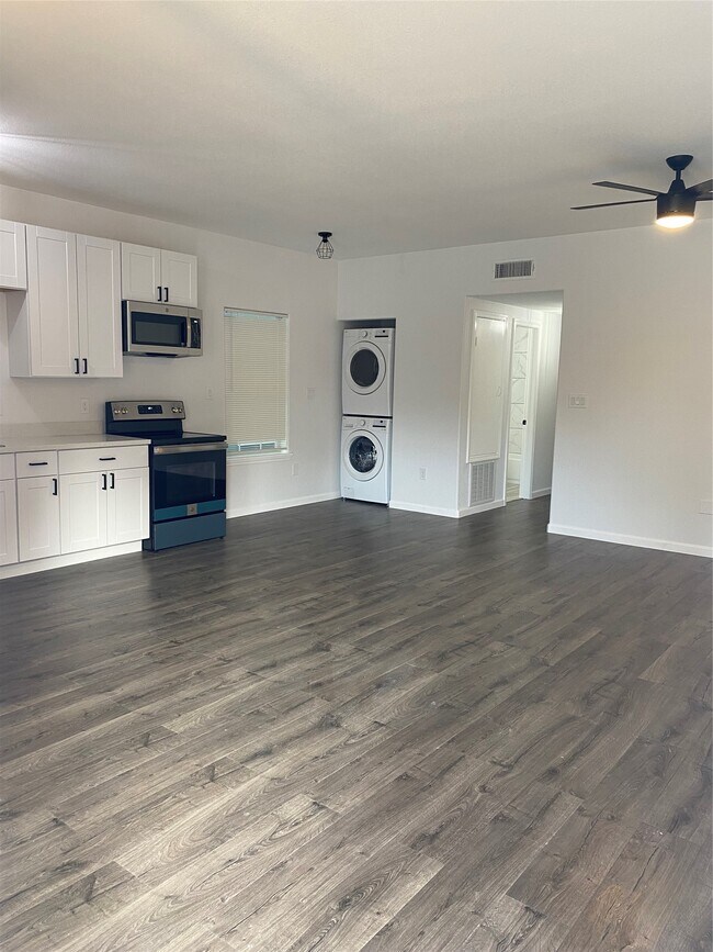 Foto del edificio - 7823 Goode St