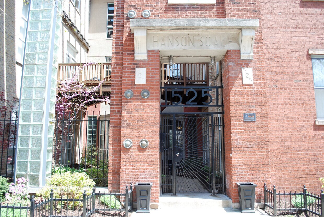Primary Photo - 525 N Ada St