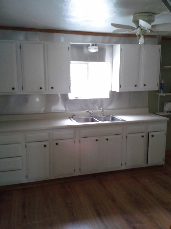 Building Photo - 3724 Roslyn Ave