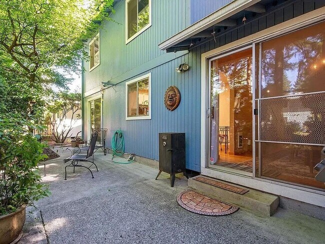Foto del edificio - 4 Bedroom Single Family Home in Vancouver