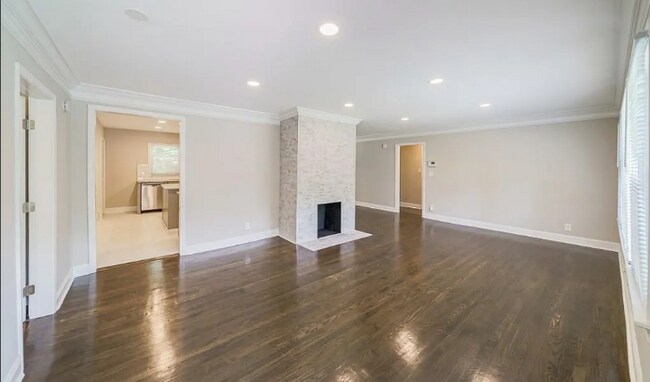 Foto del edificio - 254 Richardson Rd NW