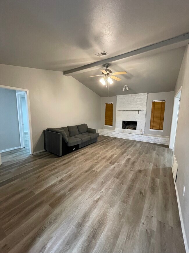 Photo - 1917 Glenwood Dr House