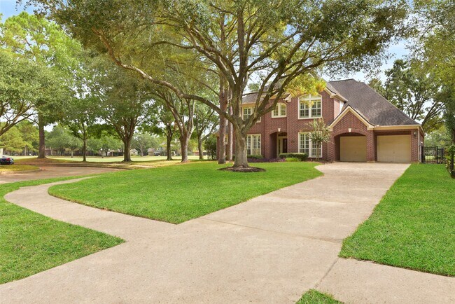 Foto del edificio - 1915 Lytham Ln