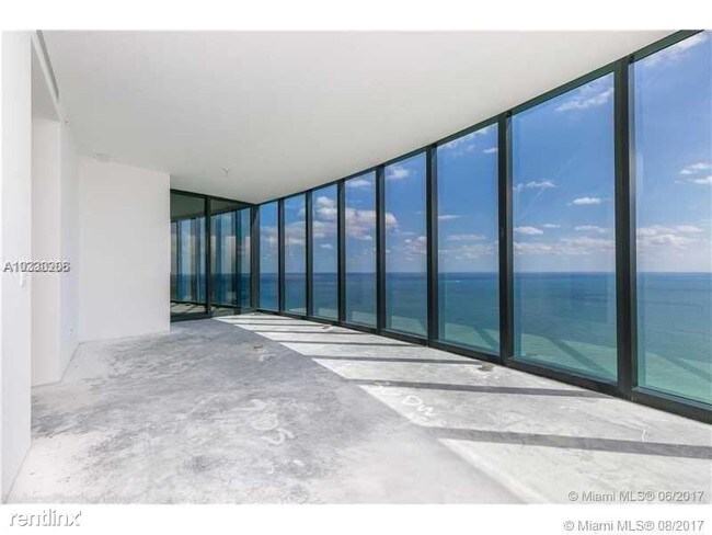 Building Photo - 18555 Collins Ave