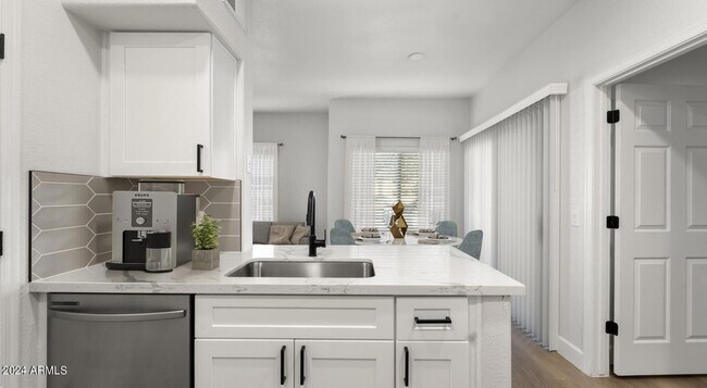 Foto del edificio - 17600 N 79th Ave