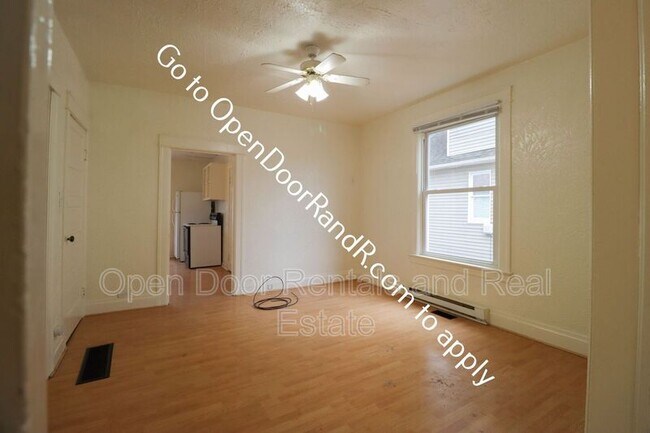 Building Photo - 608 Anderson Ave