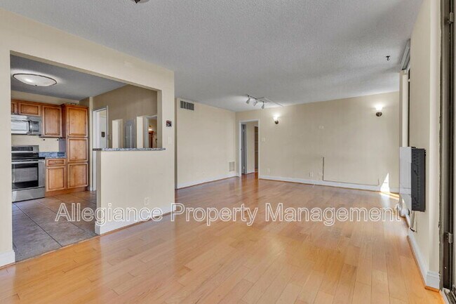 Foto del edificio - 6800 Fleetwood Rd