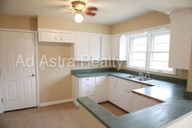 Foto del edificio - Lovely 3 Bed 1.5 Bath Home in the Northlan...