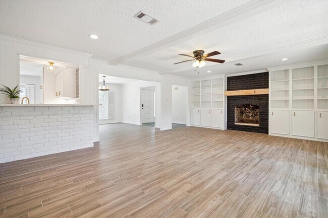 Foto del edificio - 5503 Oakhaven Ln