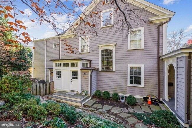 Building Photo - 3 br, 3 bath House - 305 Goodwood Gdns