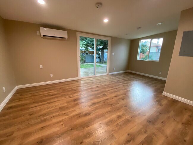 New unit!!! - 6014 Lincoln Ave