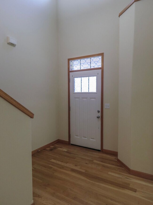 Building Photo - Master on Main- 3 Bedroom Plus 3 Bath Home...