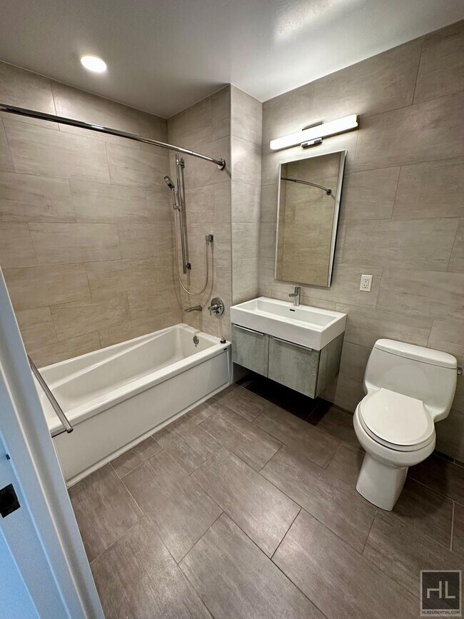 Foto del edificio - NORTHERN BOULEVARD