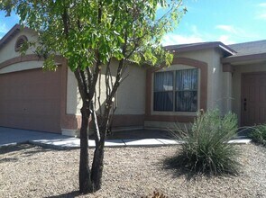 Building Photo - 7852 E Rooner Dr