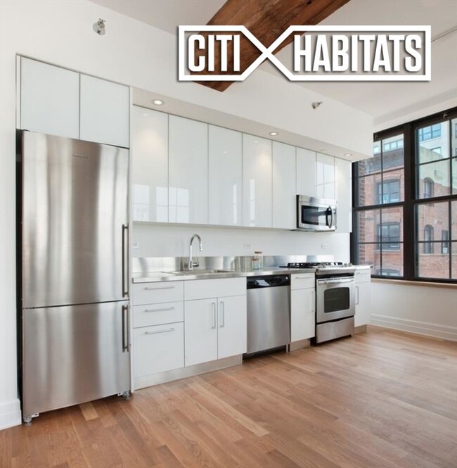 Foto del edificio - 72 Hudson Ave