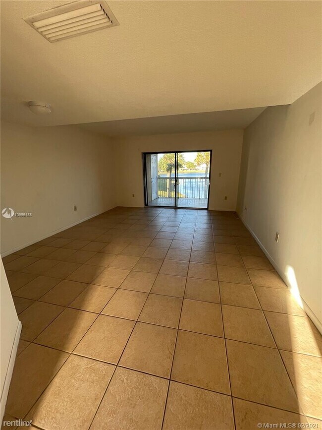 Foto del edificio - 2 br, 2.5 bath Condo - 2800 W Prospect Rd