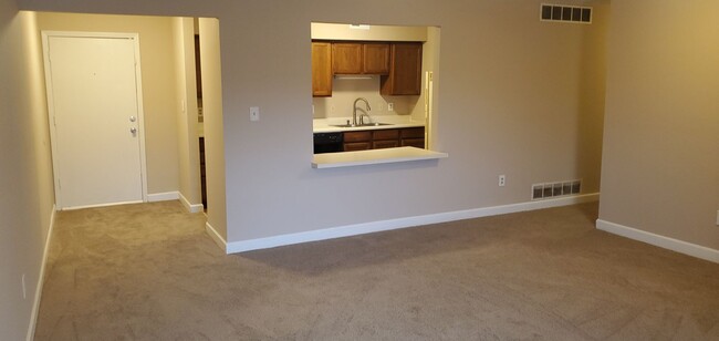 Foto del edificio - 2 bd, 2 ba Smithton Condo, E Columbia near...