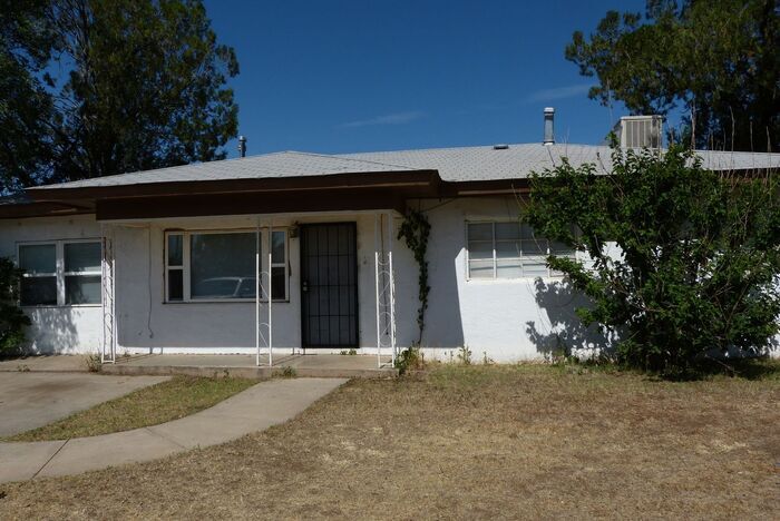 Primary Photo - 3 bedroom one bath home