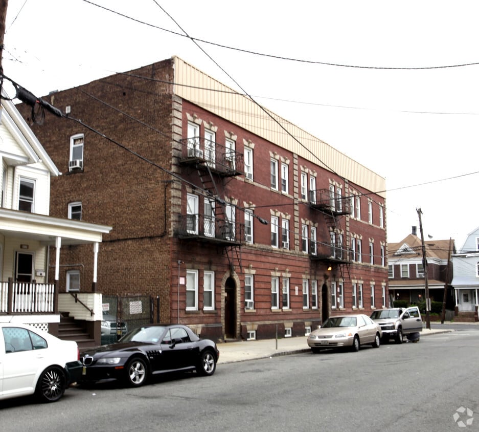 203205 Market St, Perth Amboy, NJ 08861 Apartments in Perth Amboy, NJ