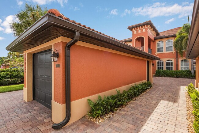 Foto del edificio - 10045 Heather Ln