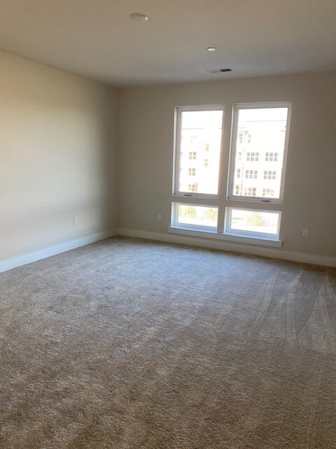 Building Photo - 2 Applegate Dr