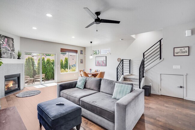 Foto del edificio - Beautiful 4 Bed, 3.5 Bath Rental Home in Central Beaverton Neighborhood!