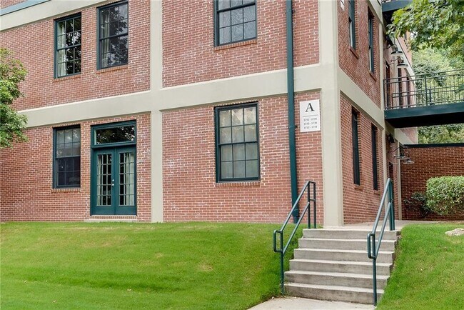 Foto del edificio - 1755 Liberty Ln