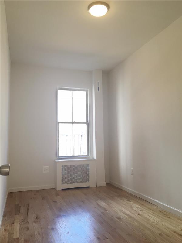 Building Photo - 409 E 64th St