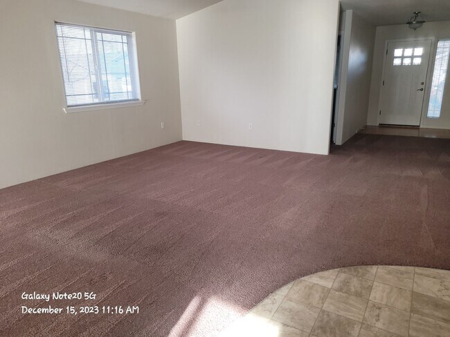 Foto del edificio - 2373 Kamerin Ln