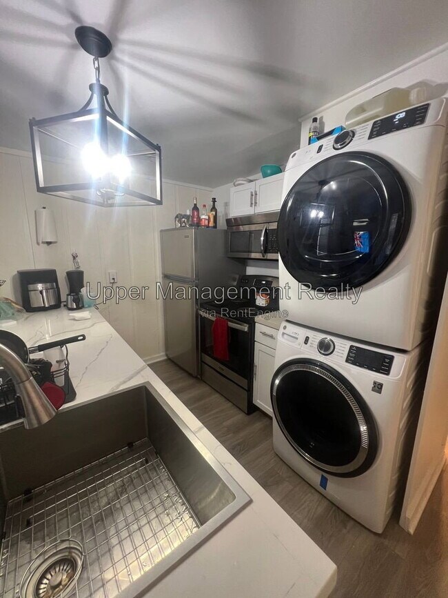 Foto del edificio - 7714 Oak St