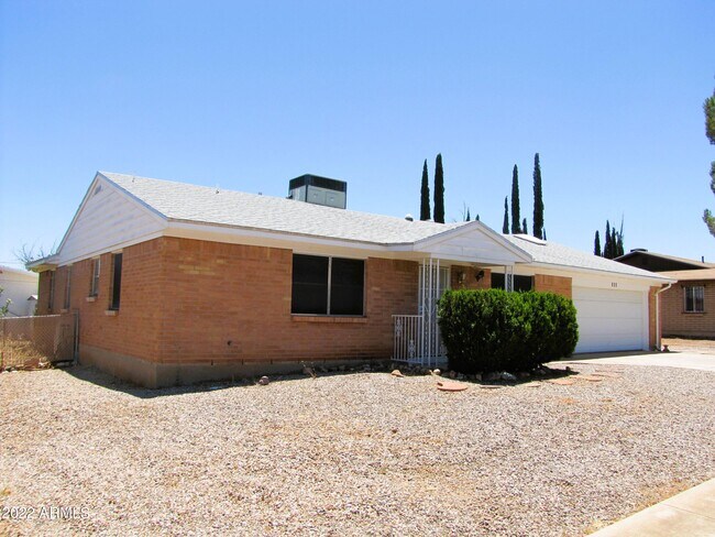 Foto del edificio - 265 Duchess Dr