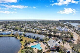 Building Photo - 108 Pompano Dr SE