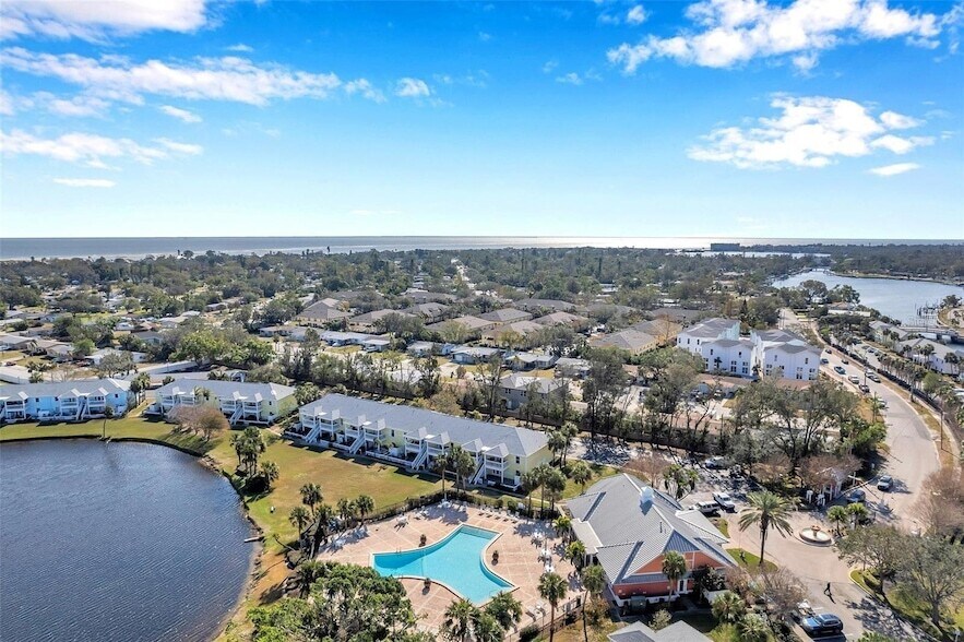 Foto principal - 108 Pompano Dr SE