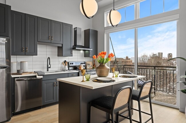 Building Photo - 1000 Main Street Apartments