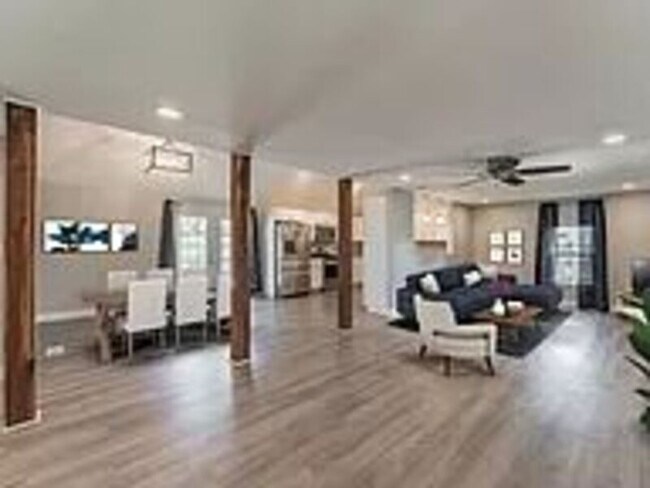 Building Photo - 17770 Clear Springs Dr