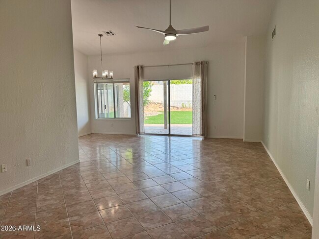 Foto del edificio - 4412 E Hopi St